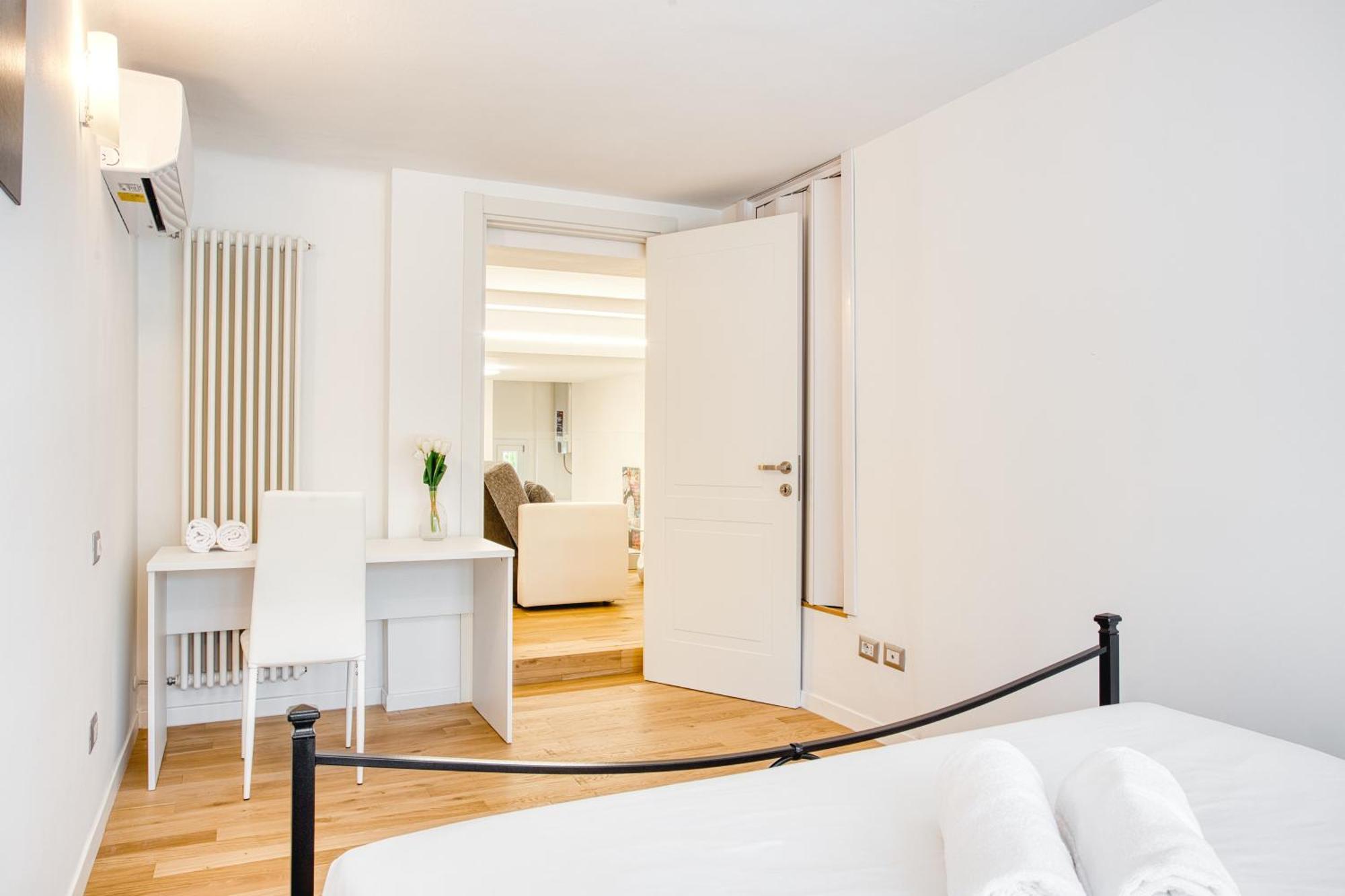 Walk To Navigli - Via Gola - 2 Bedrooms Apt 밀라노 외부 사진