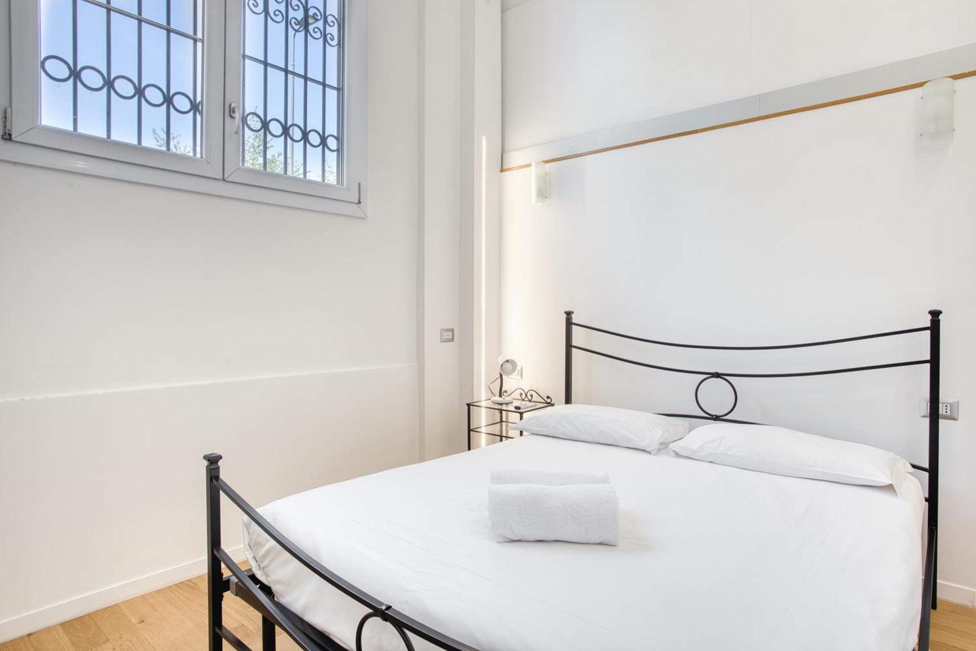 Walk To Navigli - Via Gola - 2 Bedrooms Apt 밀라노 외부 사진
